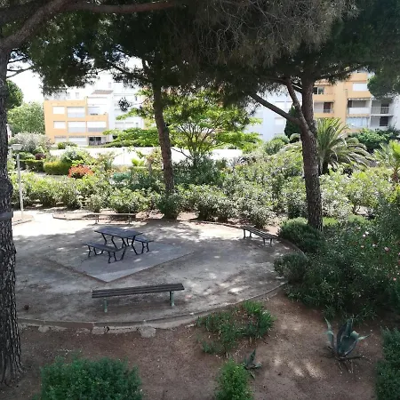 Vue Port Avec Parking Prive, Piscine, Parc, Boulodrome * Агд