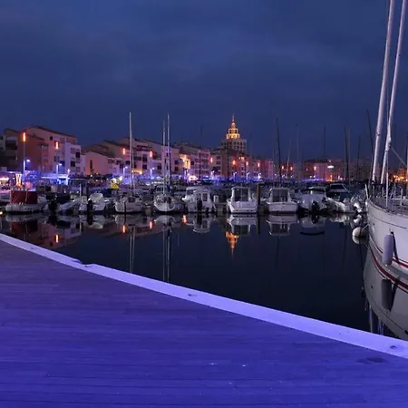 Апартаменты Vue Port Avec Parking Prive, Piscine, Parc, Boulodrome *