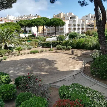 Апартаменты Vue Port Avec Parking Prive, Piscine, Parc, Boulodrome Агд