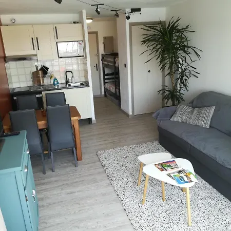 Апартаменты Vue Port Avec Parking Prive, Piscine, Parc, Boulodrome