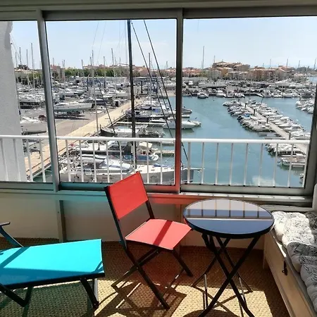 Vue Port Avec Parking Prive, Piscine, Parc, Boulodrome Агд