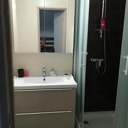 Апартаменты Vue Port Avec Parking Prive, Piscine, Parc, Boulodrome